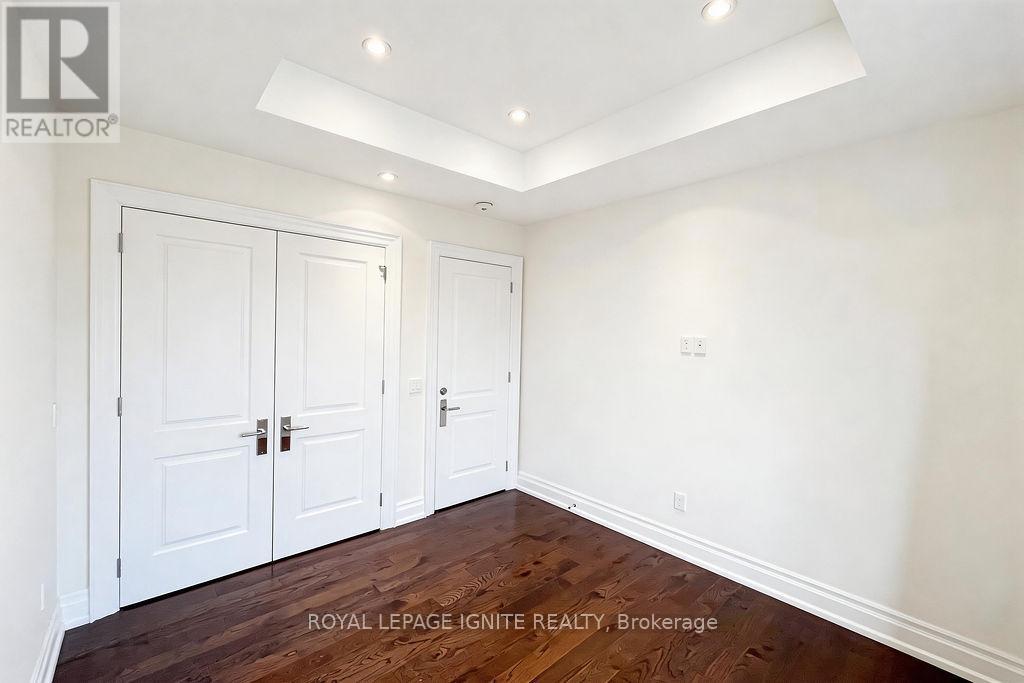 Upper - 300 Cornelius Parkway, Toronto, Ontario  M3K 1T8 - Photo 6 - W12941504