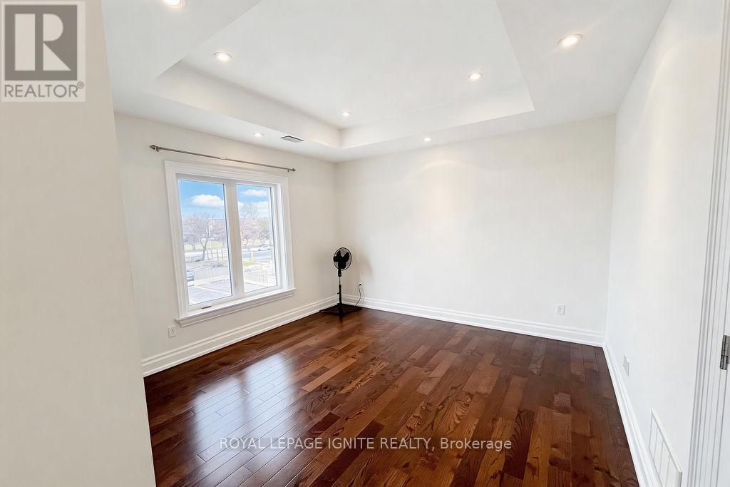 Upper - 300 Cornelius Parkway, Toronto, Ontario  M3K 1T8 - Photo 8 - W12941504