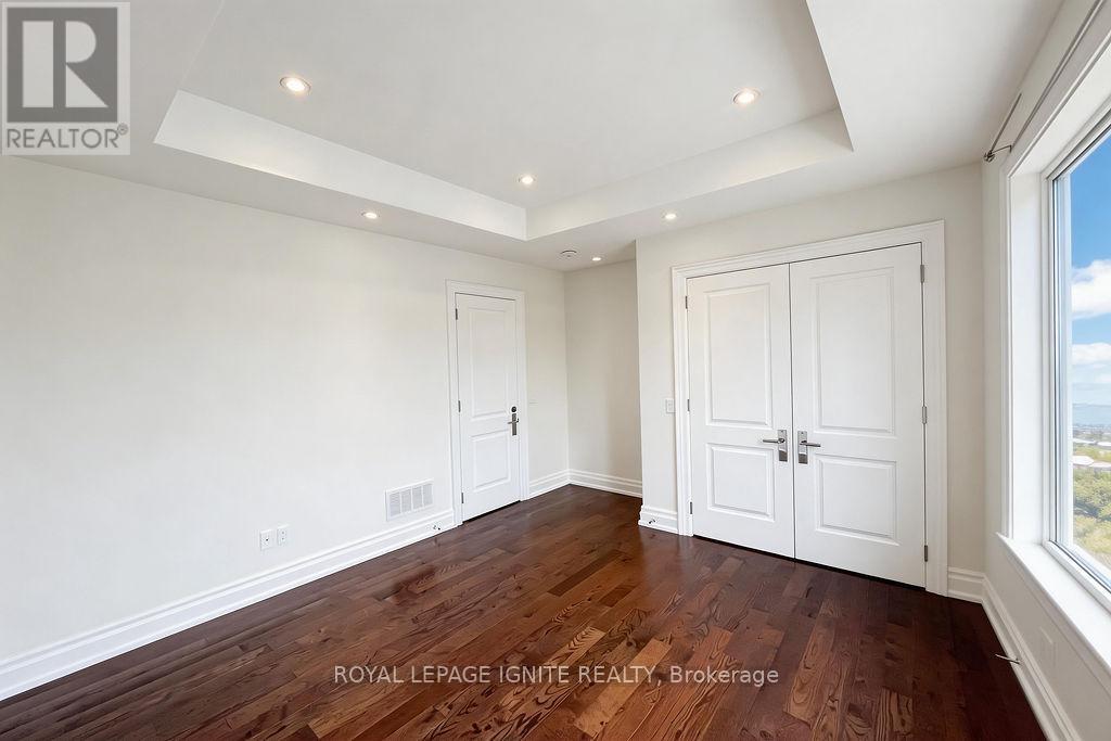 Upper - 300 Cornelius Parkway, Toronto, Ontario  M3K 1T8 - Photo 9 - W12941504