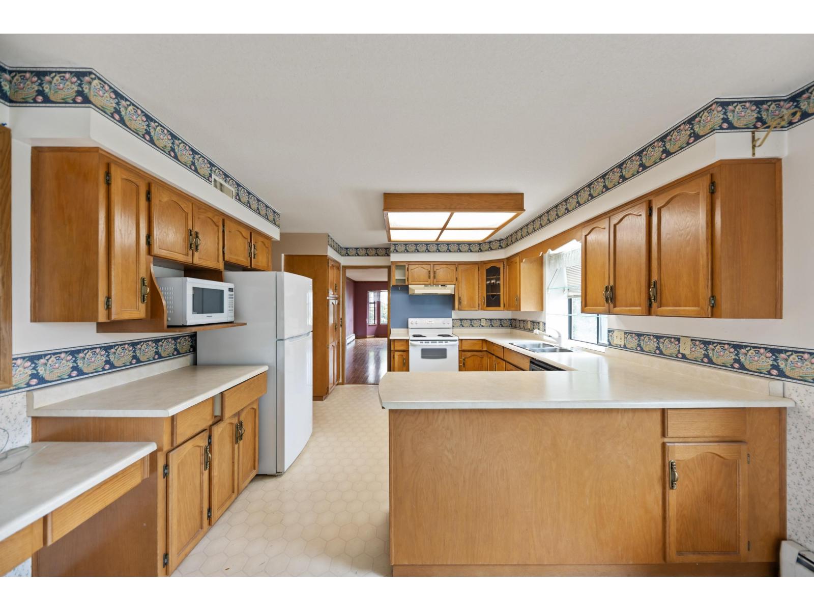 5553 181a Street, Surrey, British Columbia  V3S 7Z2 - Photo 9 - R3105525