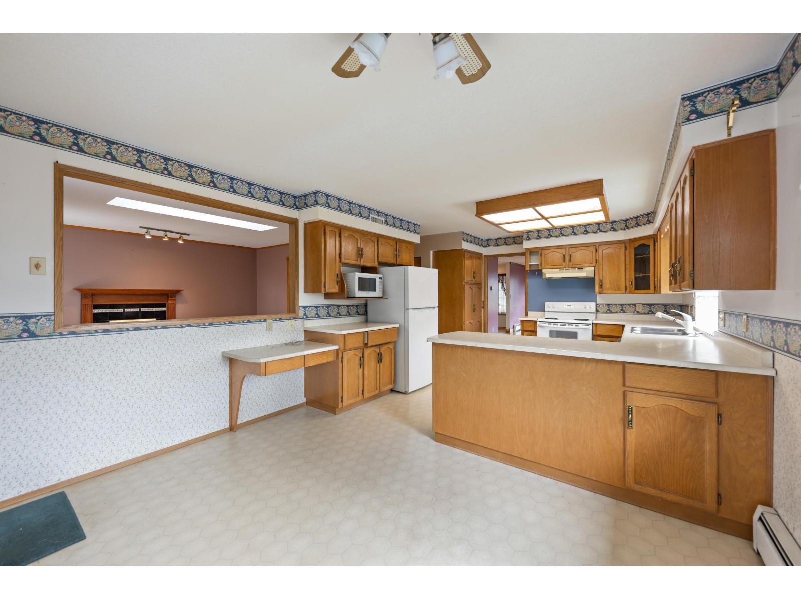 5553 181a Street, Surrey, British Columbia  V3S 7Z2 - Photo 10 - R3105525