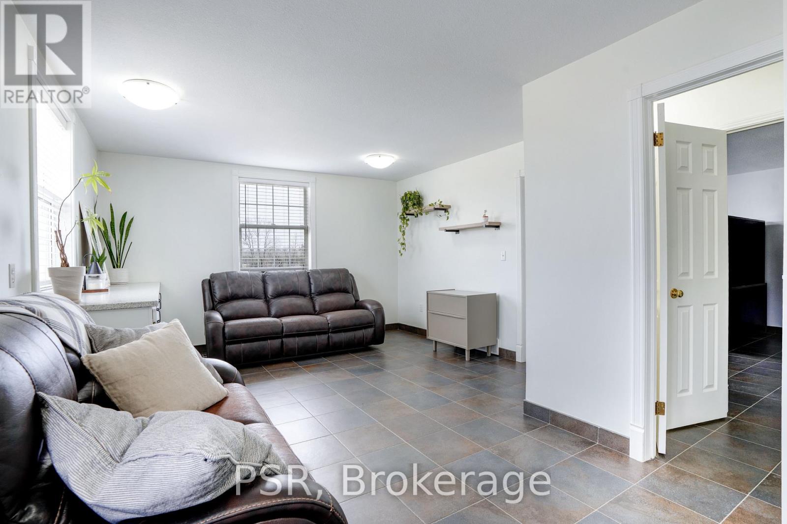 23247 Beattie Line, West Elgin, Ontario  N0L 2N0 - Photo 38 - X12941362