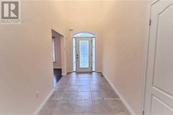 15 Sasha Court, Hamilton, Ontario  L8E 0A3 - Photo 2 - X12941380