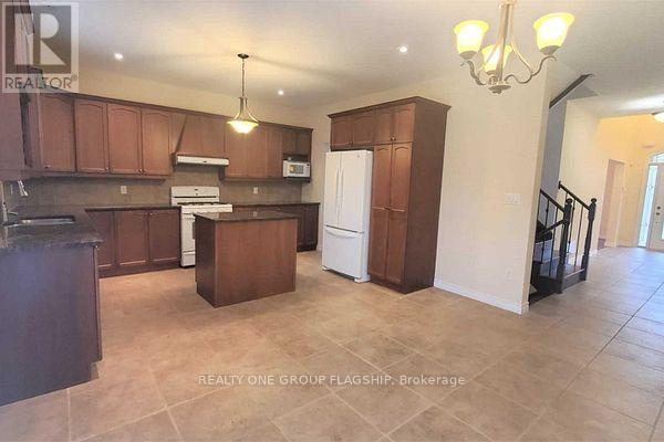 15 Sasha Court, Hamilton, Ontario  L8E 0A3 - Photo 8 - X12941380