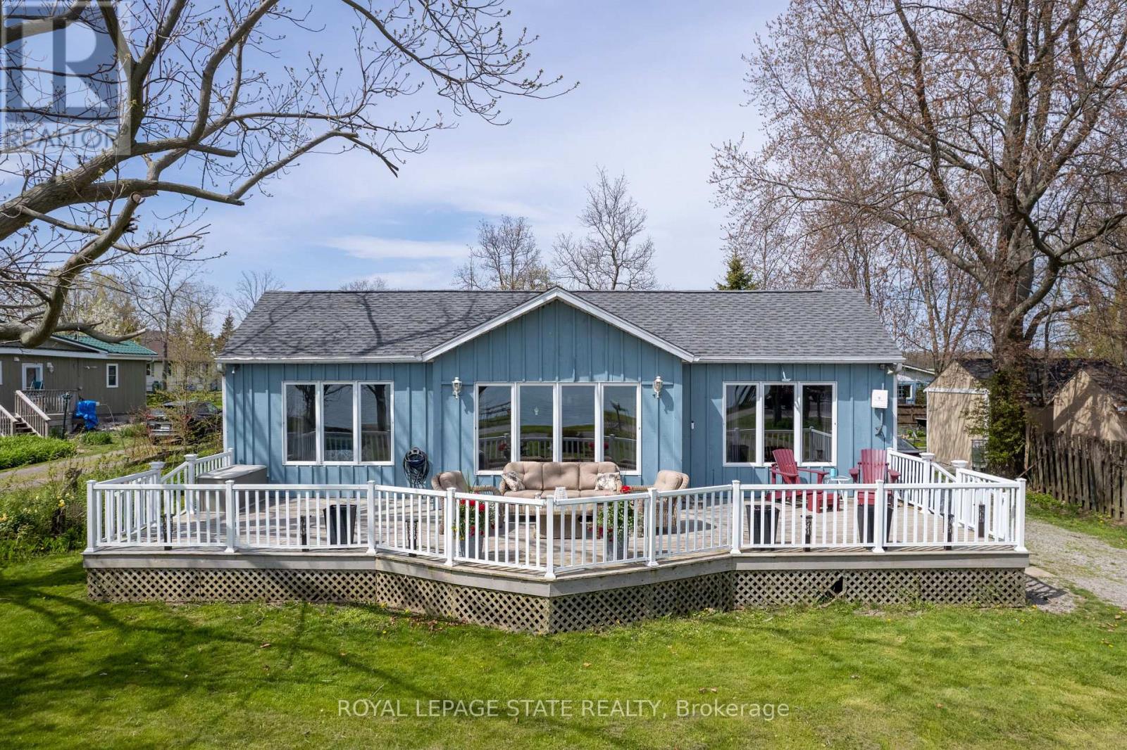 557 EDGEWATER PLACE, Haldimand, Ontario