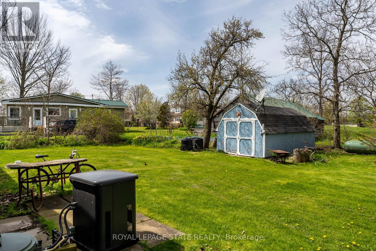 557 Edgewater Place, Haldimand, Ontario  N1A 2W8 - Photo 34 - X12941476