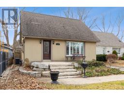 11 CHELSEA DRIVE, Toronto, Ontario