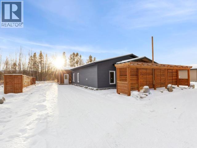 34 Takhini Meadows Drive, Whitehorse North, Yukon  Y1A 7A2 - Photo 6 - 17135