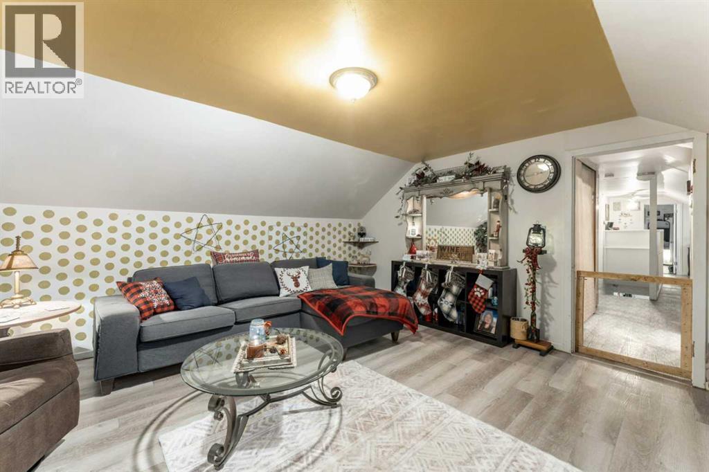 1-4, 320075 Range Road 240, Rural Kneehill County, Alberta  T0M 1A0 - Photo 13 - A2278728