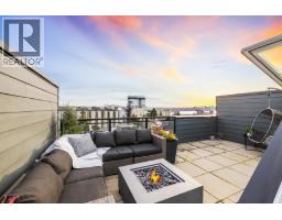 444 545 E 2ND STREET, North Vancouver, British Columbia