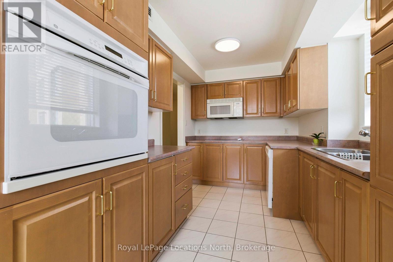 213 - 4 Briar Hill Heights, New Tecumseth, Ontario L9R 1Z7 - Photo 12 - N12941546