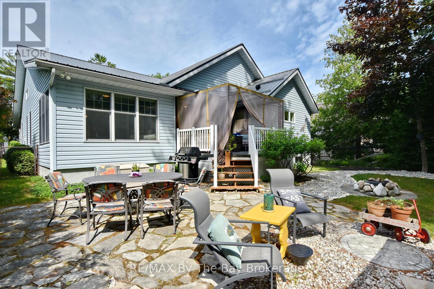 1327 River Road E, Wasaga Beach, Ontario L9Z 2R7 - Photo 37 - S12941550