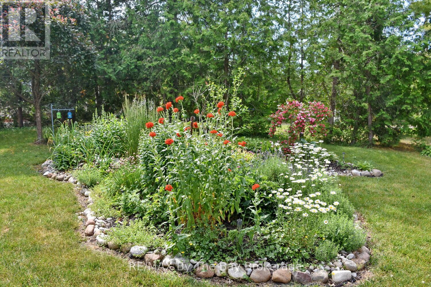 1327 River Road E, Wasaga Beach, Ontario L9Z 2R7 - Photo 44 - S12941550