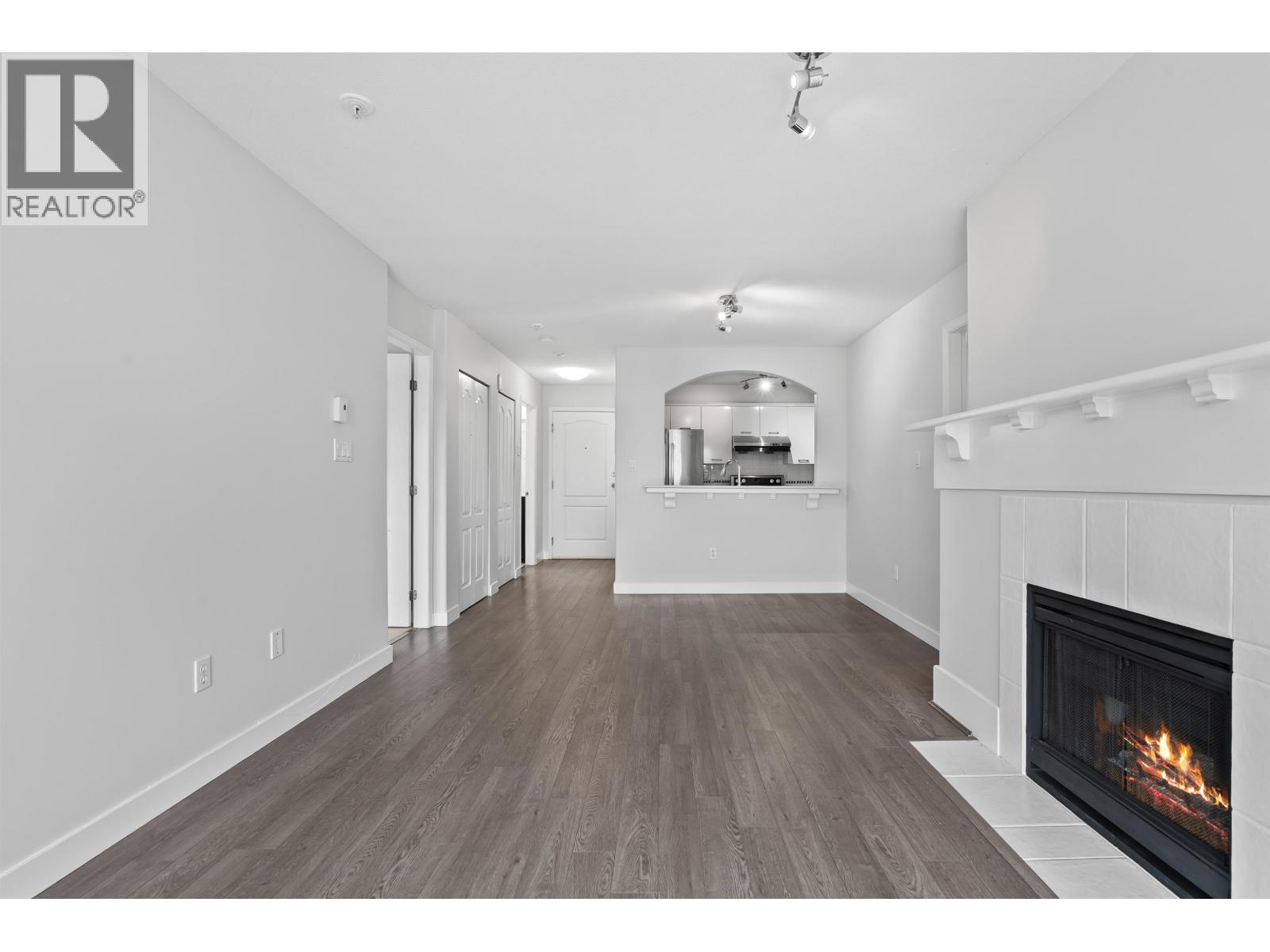 304 5500 Lynas Lane, Richmond, British Columbia  V7C 5R5 - Photo 4 - R3105570