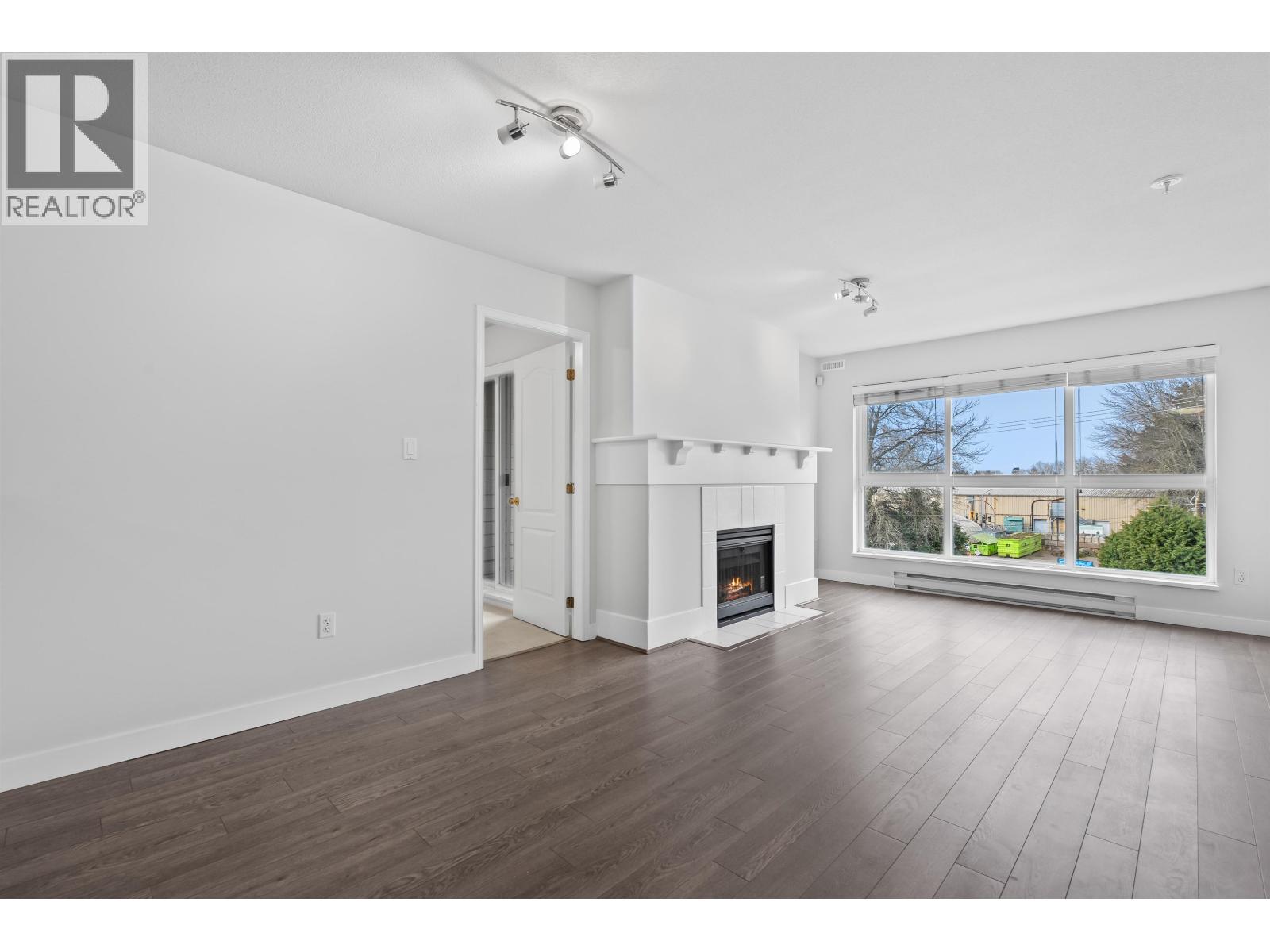 304 5500 Lynas Lane, Richmond, British Columbia  V7C 5R5 - Photo 6 - R3105570