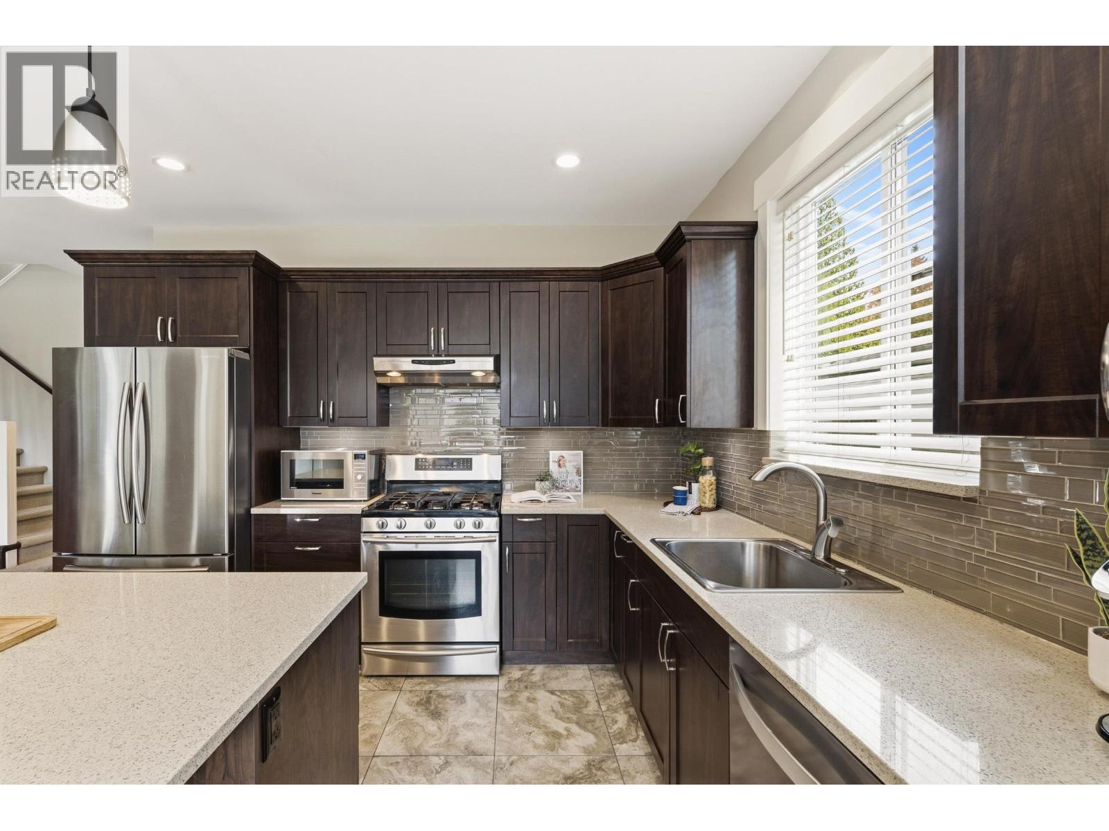 2558 Burian Drive, Coquitlam, British Columbia  V3K 5W9 - Photo 7 - R3105558