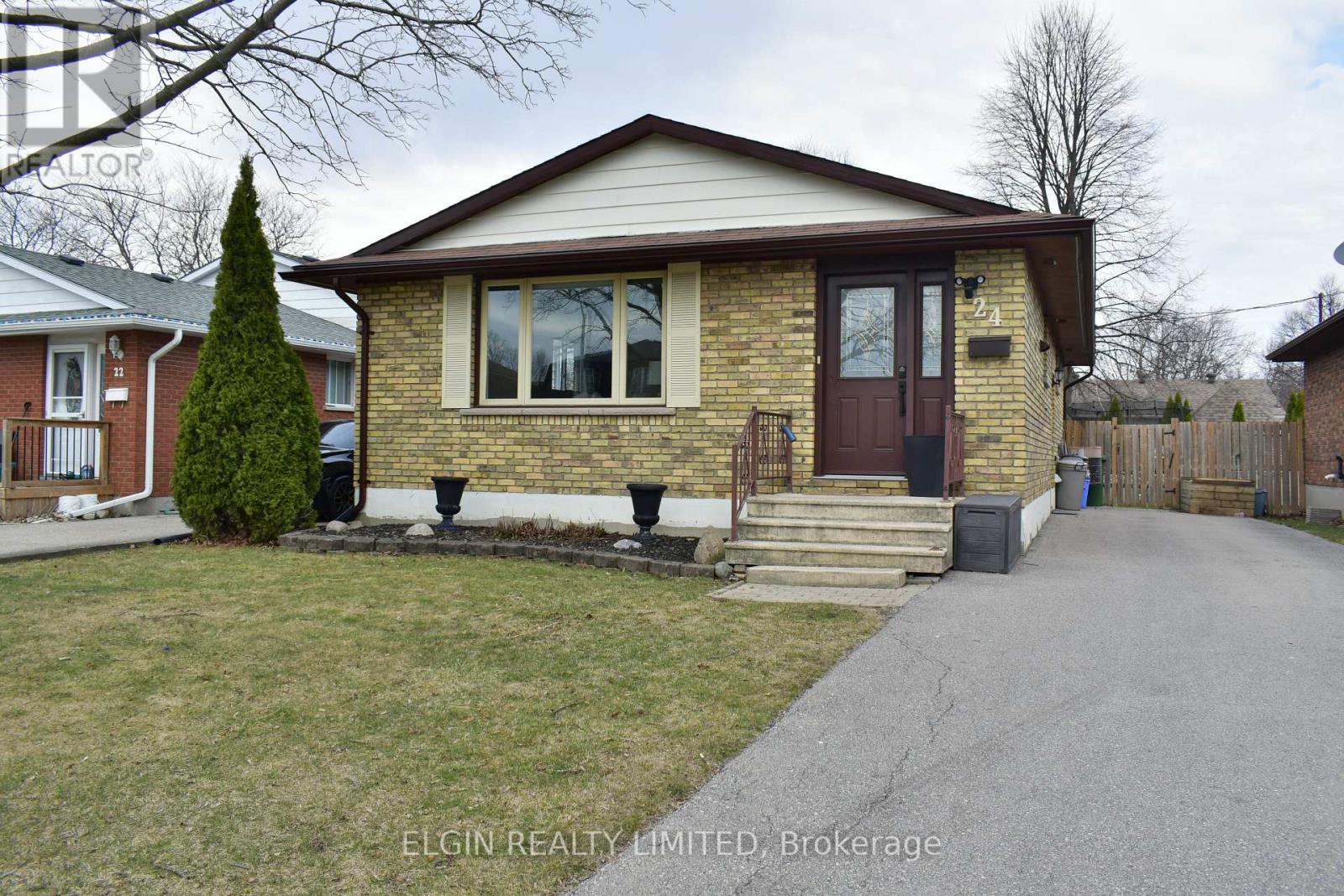 24 DYER STREET, St. Thomas, Ontario