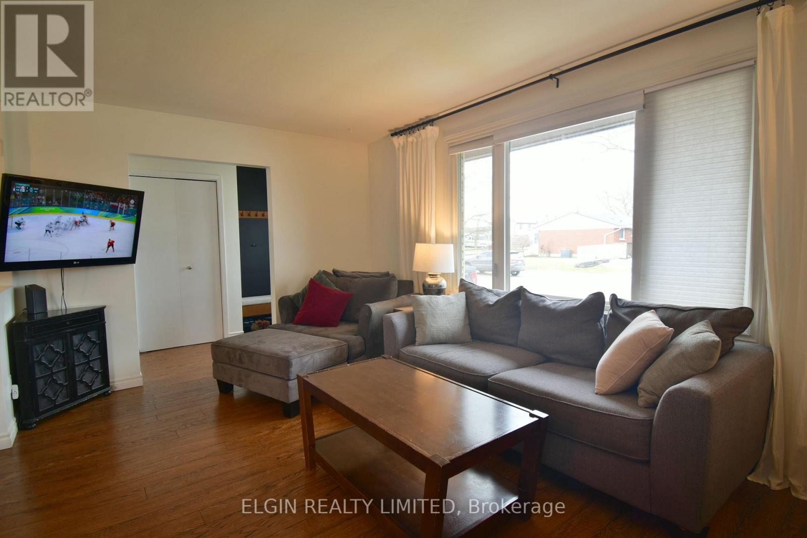 24 Dyer Street, St. Thomas, Ontario  N5R 5K3 - Photo 12 - X12941538