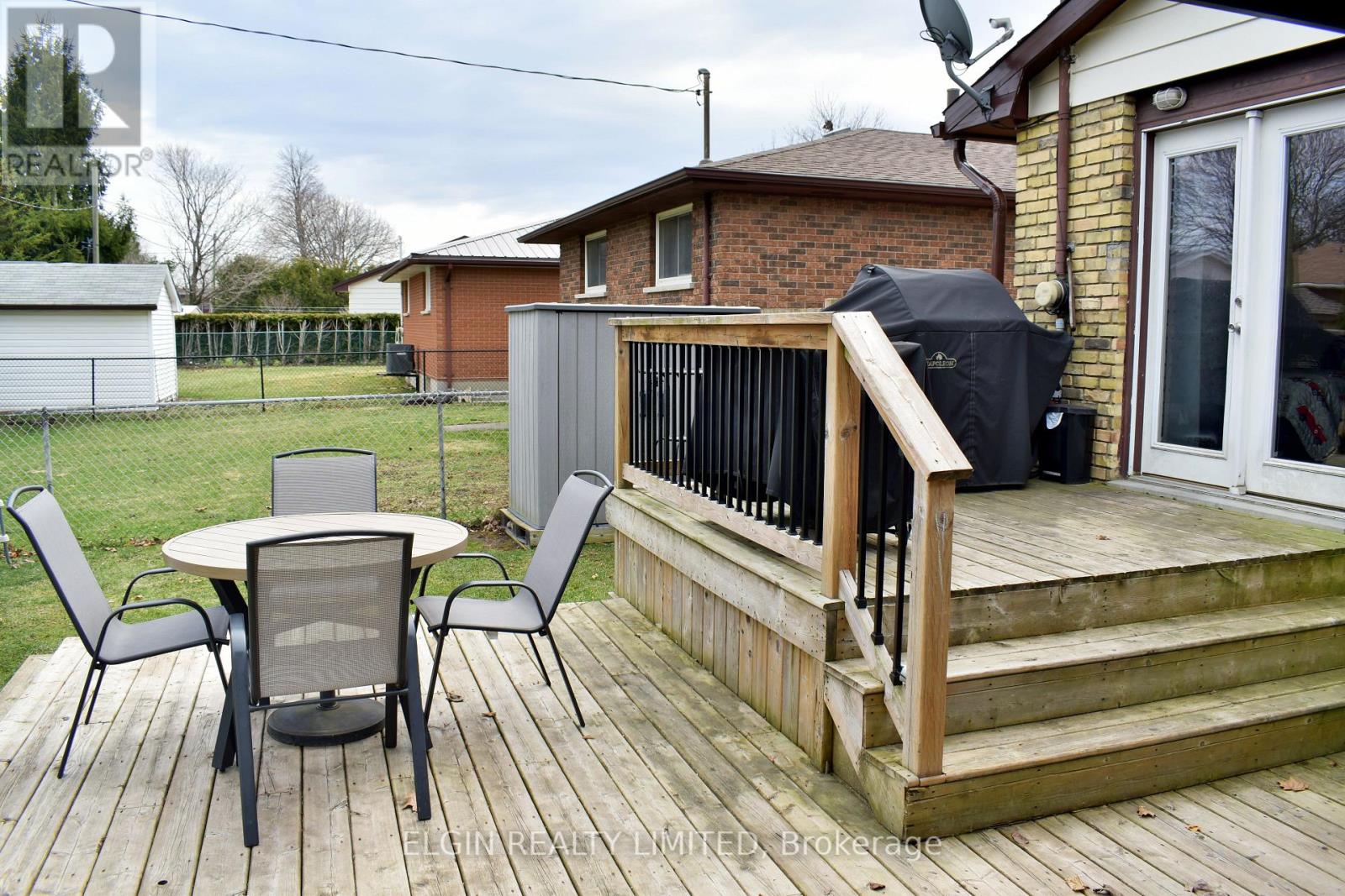 24 Dyer Street, St. Thomas, Ontario  N5R 5K3 - Photo 33 - X12941538