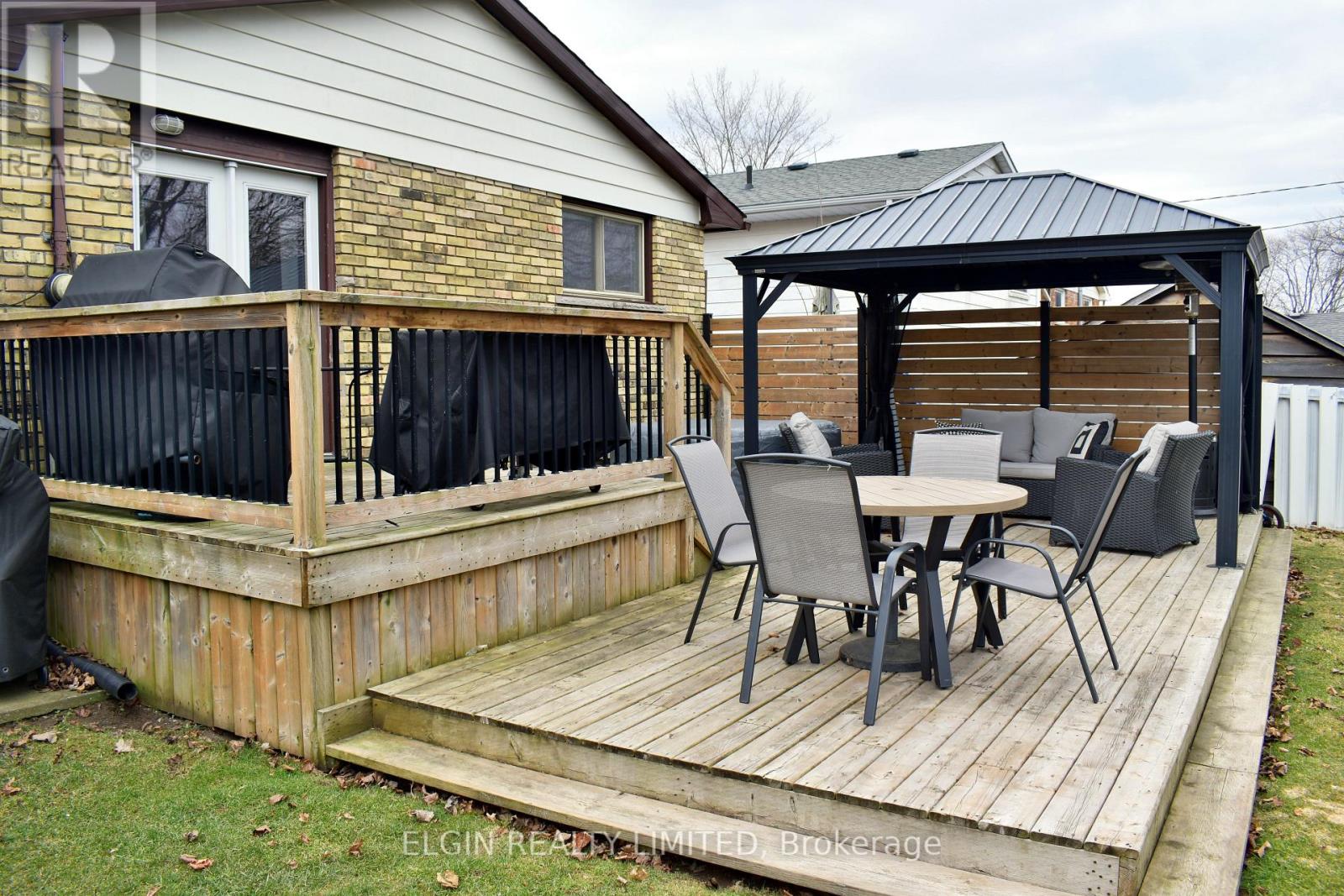 24 Dyer Street, St. Thomas, Ontario  N5R 5K3 - Photo 39 - X12941538