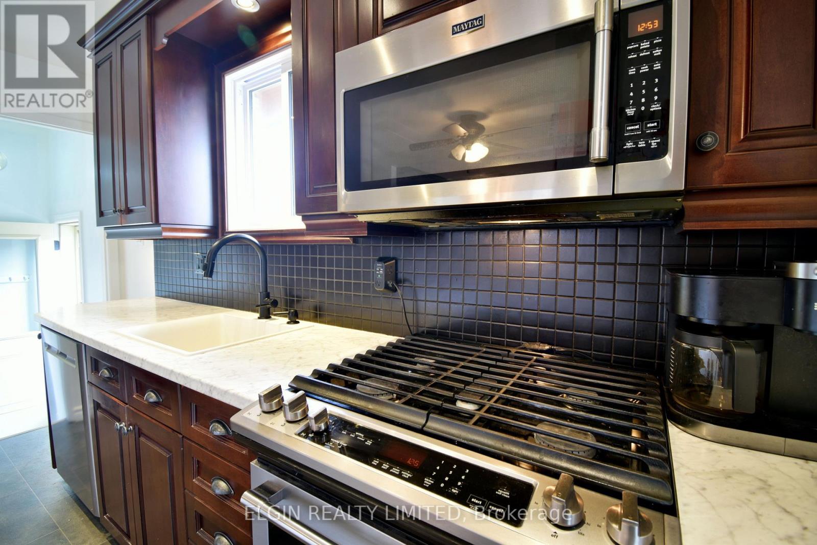 24 Dyer Street, St. Thomas, Ontario  N5R 5K3 - Photo 9 - X12941538