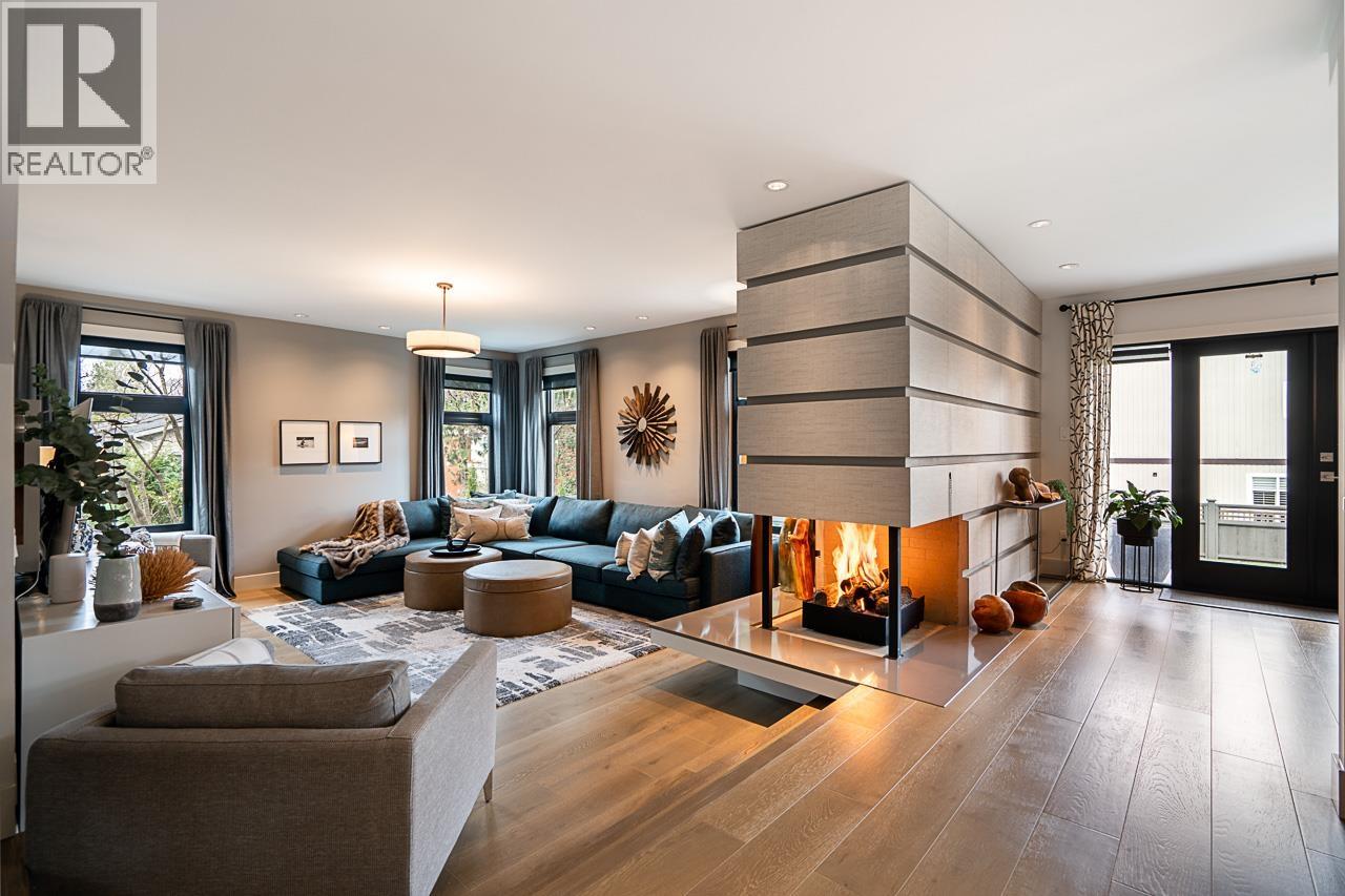 5570 Hampstead Place, Burnaby, British Columbia  V5E 4E7 - Photo 4 - R3105316