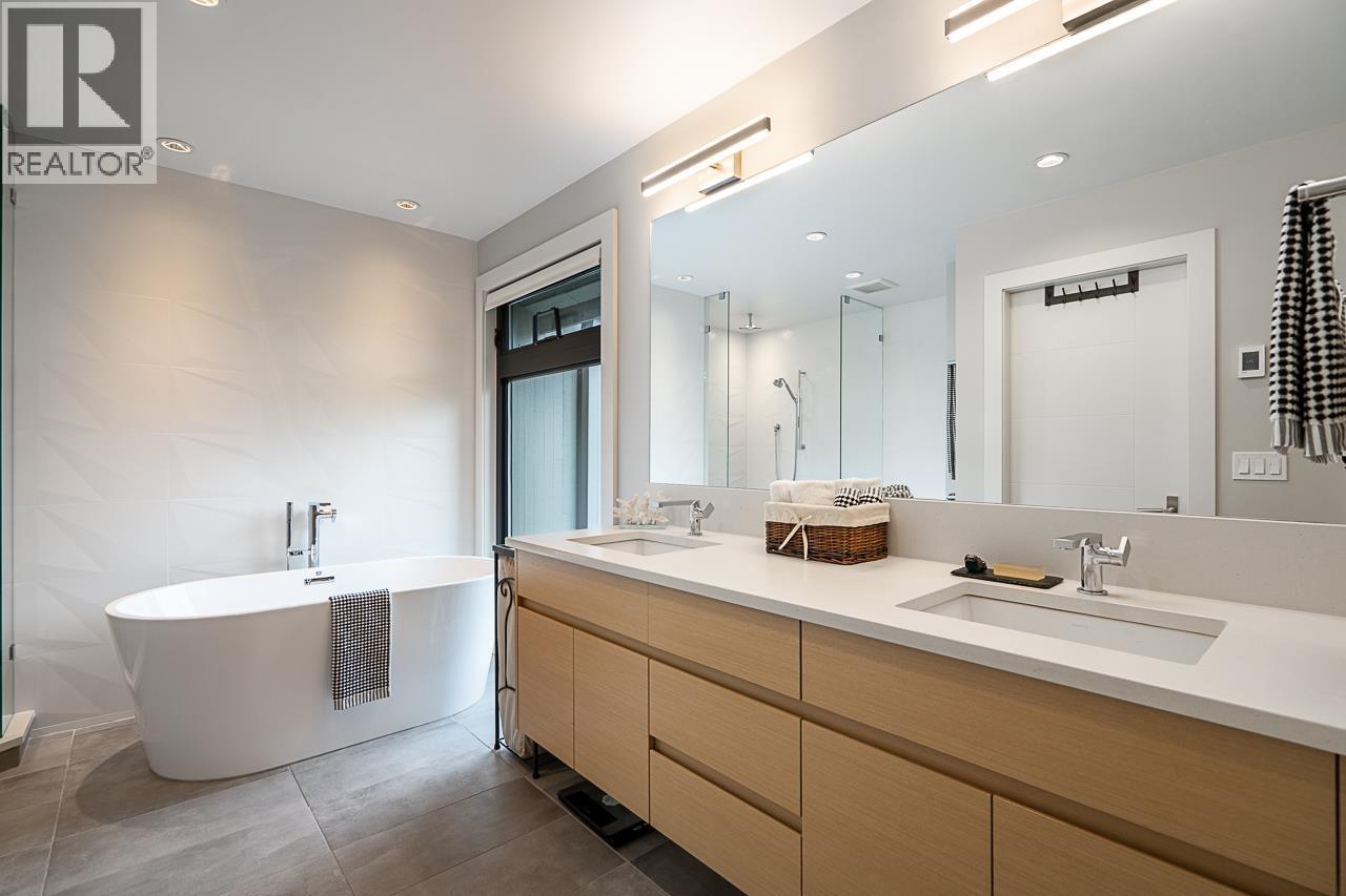 5570 Hampstead Place, Burnaby, British Columbia  V5E 4E7 - Photo 26 - R3105316