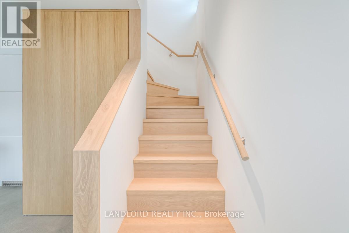 Laneway - 429 Brock Avenue, Toronto, Ontario  M6H 3N7 - Photo 10 - C12941510