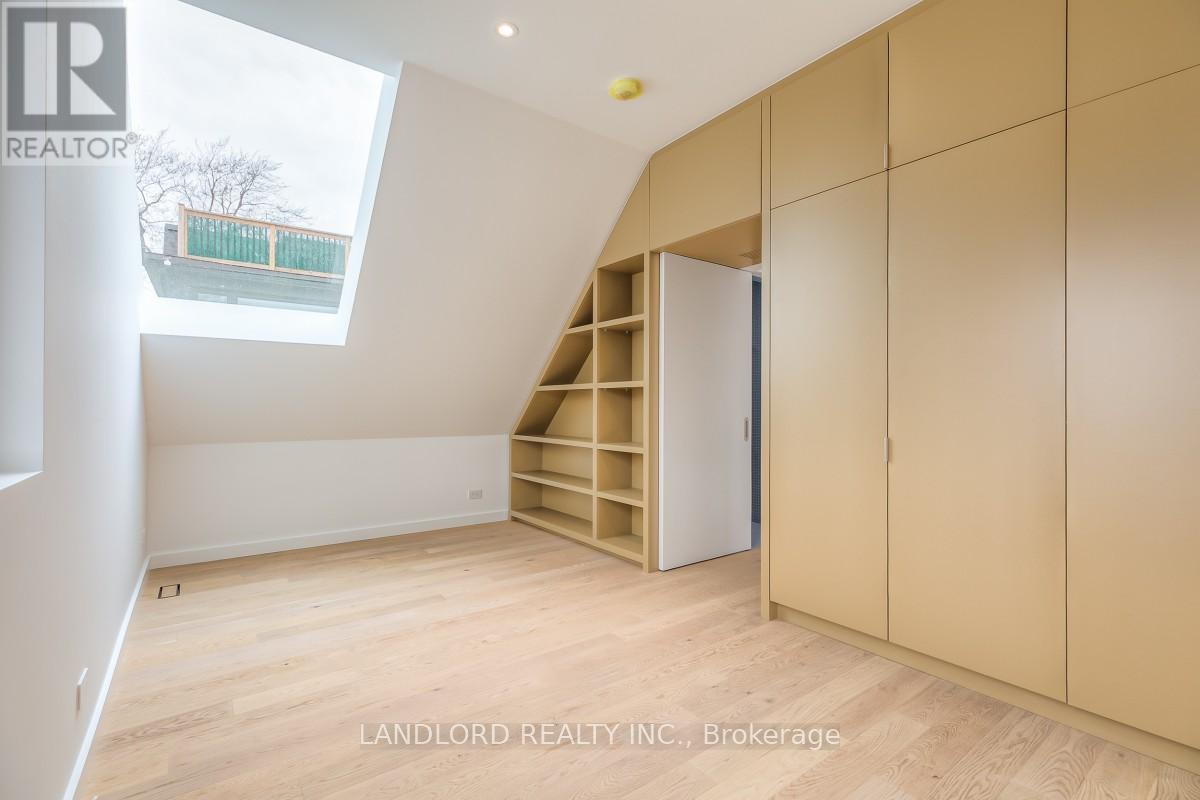 Laneway - 429 Brock Avenue, Toronto, Ontario  M6H 3N7 - Photo 13 - C12941510