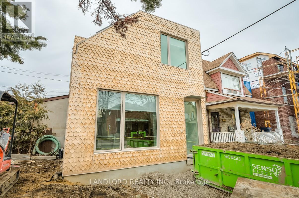 Laneway - 429 Brock Avenue, Toronto, Ontario  M6H 3N7 - Photo 19 - C12941510