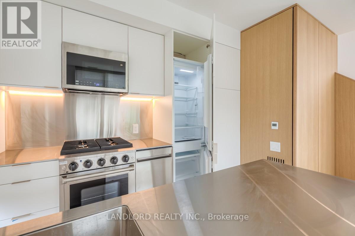 Laneway - 429 Brock Avenue, Toronto, Ontario  M6H 3N7 - Photo 5 - C12941510