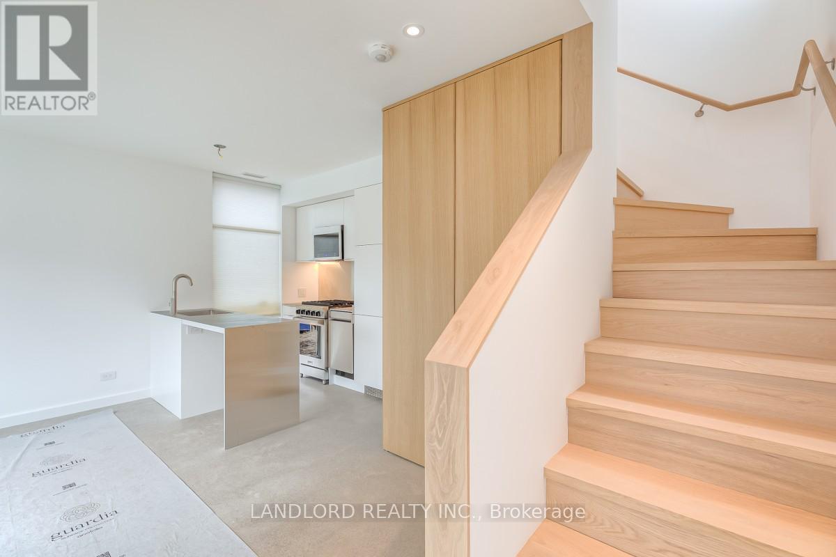 Laneway - 429 Brock Avenue, Toronto, Ontario  M6H 3N7 - Photo 9 - C12941510