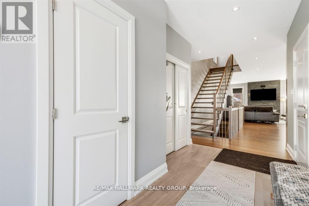 250 Richardson Avenue, Ottawa, Ontario  K2B 5G6 - Photo 5 - X12941514