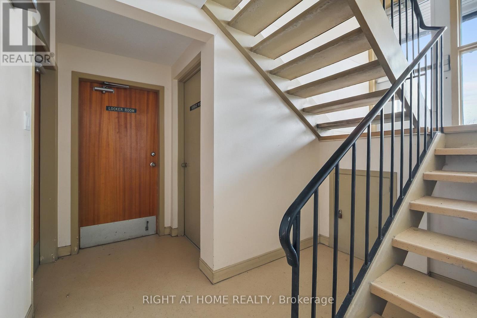 11 - 898 Elmsmere Road, Ottawa, Ontario  K1J 7T6 - Photo 15 - X12941532