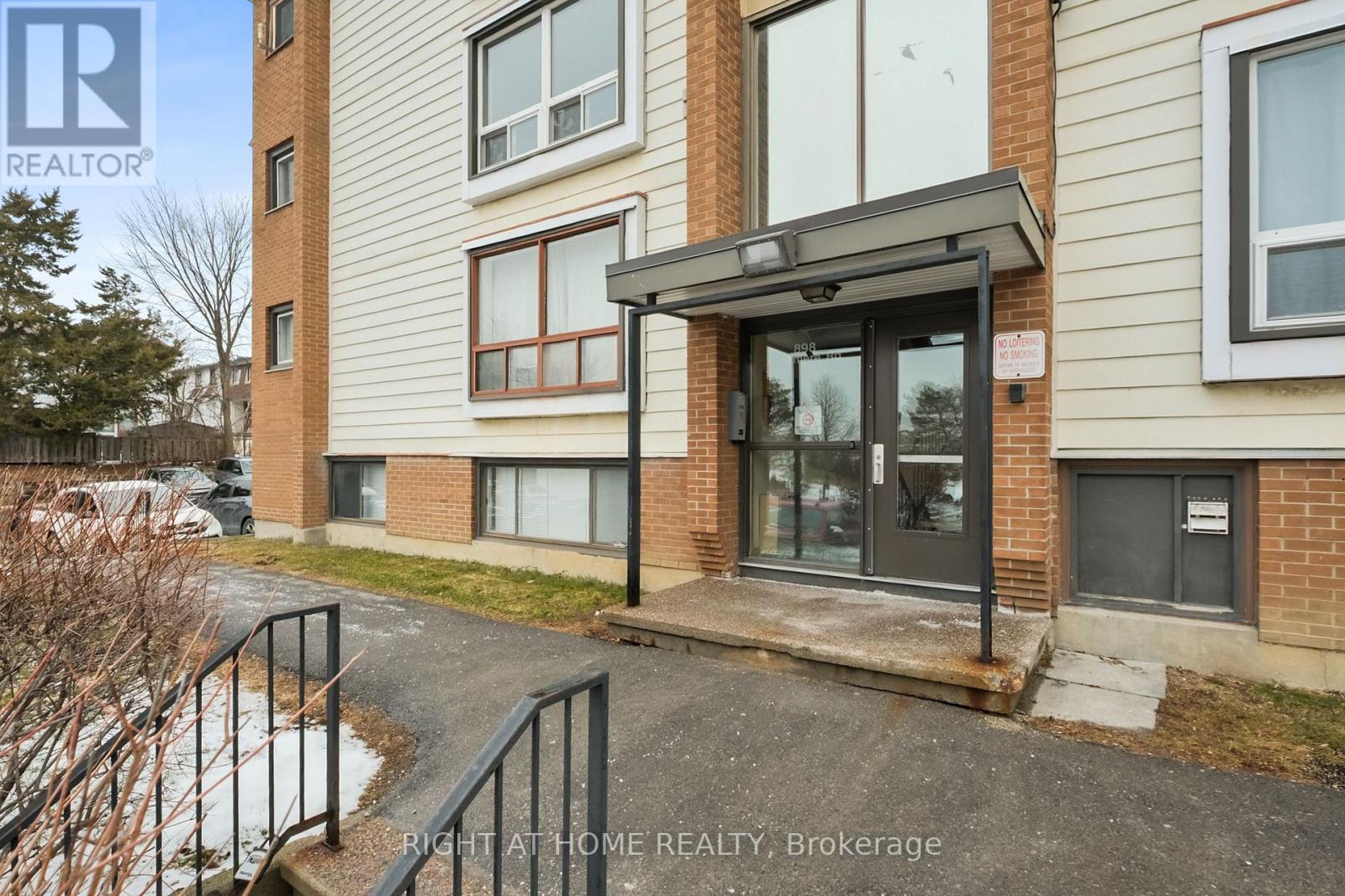 11 - 898 Elmsmere Road, Ottawa, Ontario  K1J 7T6 - Photo 2 - X12941532