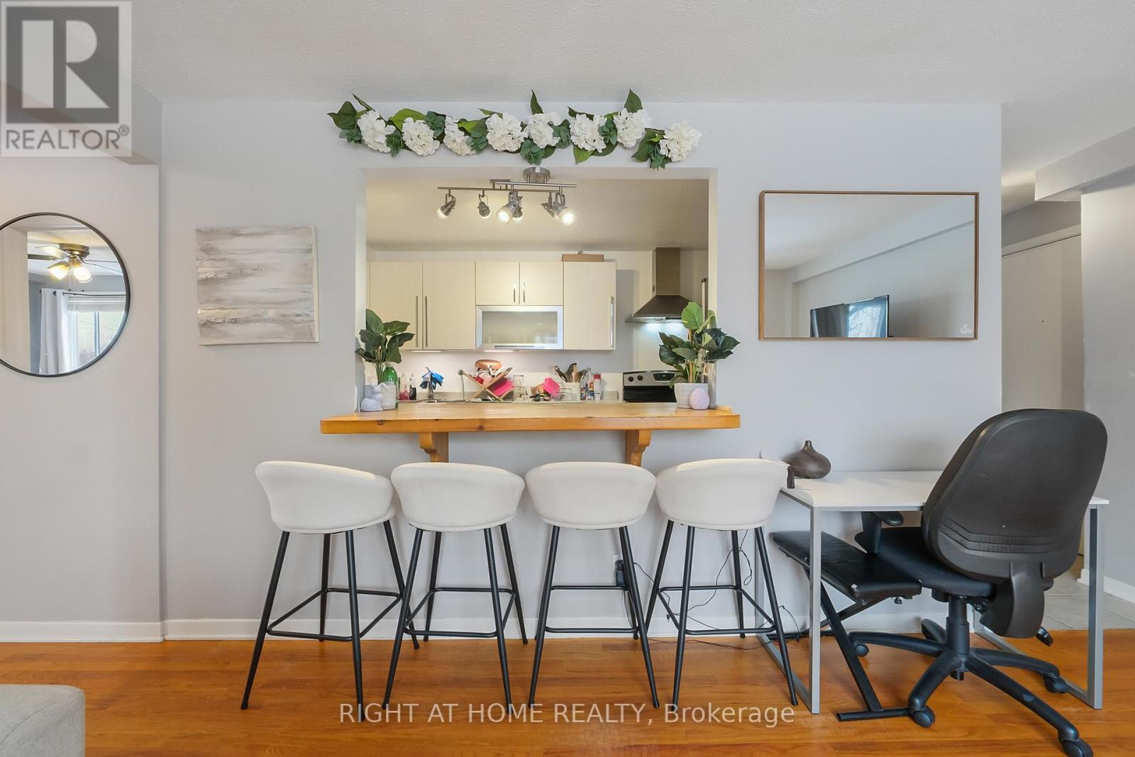 11 - 898 Elmsmere Road, Ottawa, Ontario  K1J 7T6 - Photo 6 - X12941532