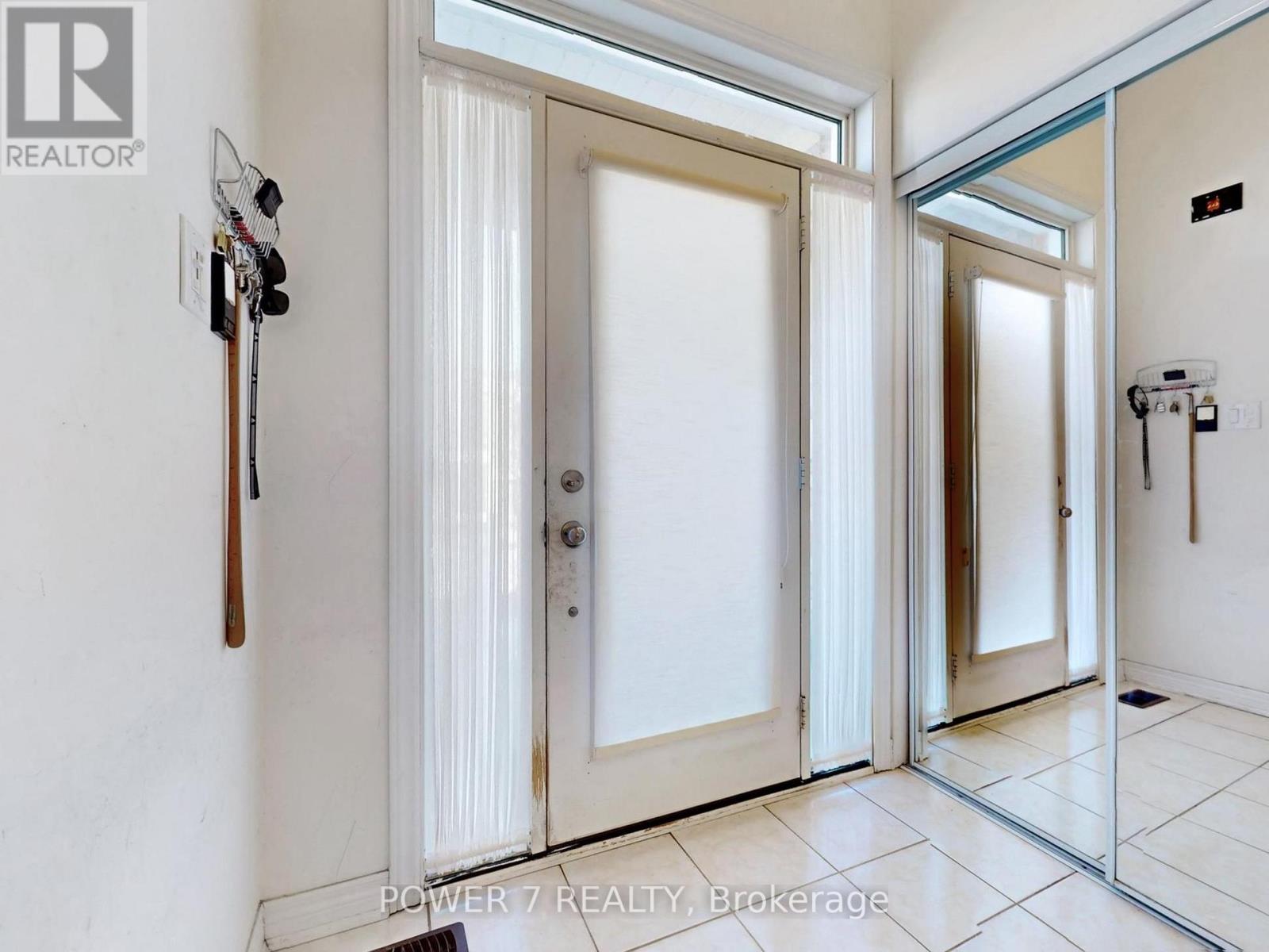 25 Black Locust Drive, Markham, Ontario  L6E 0P8 - Photo 17 - N12941534