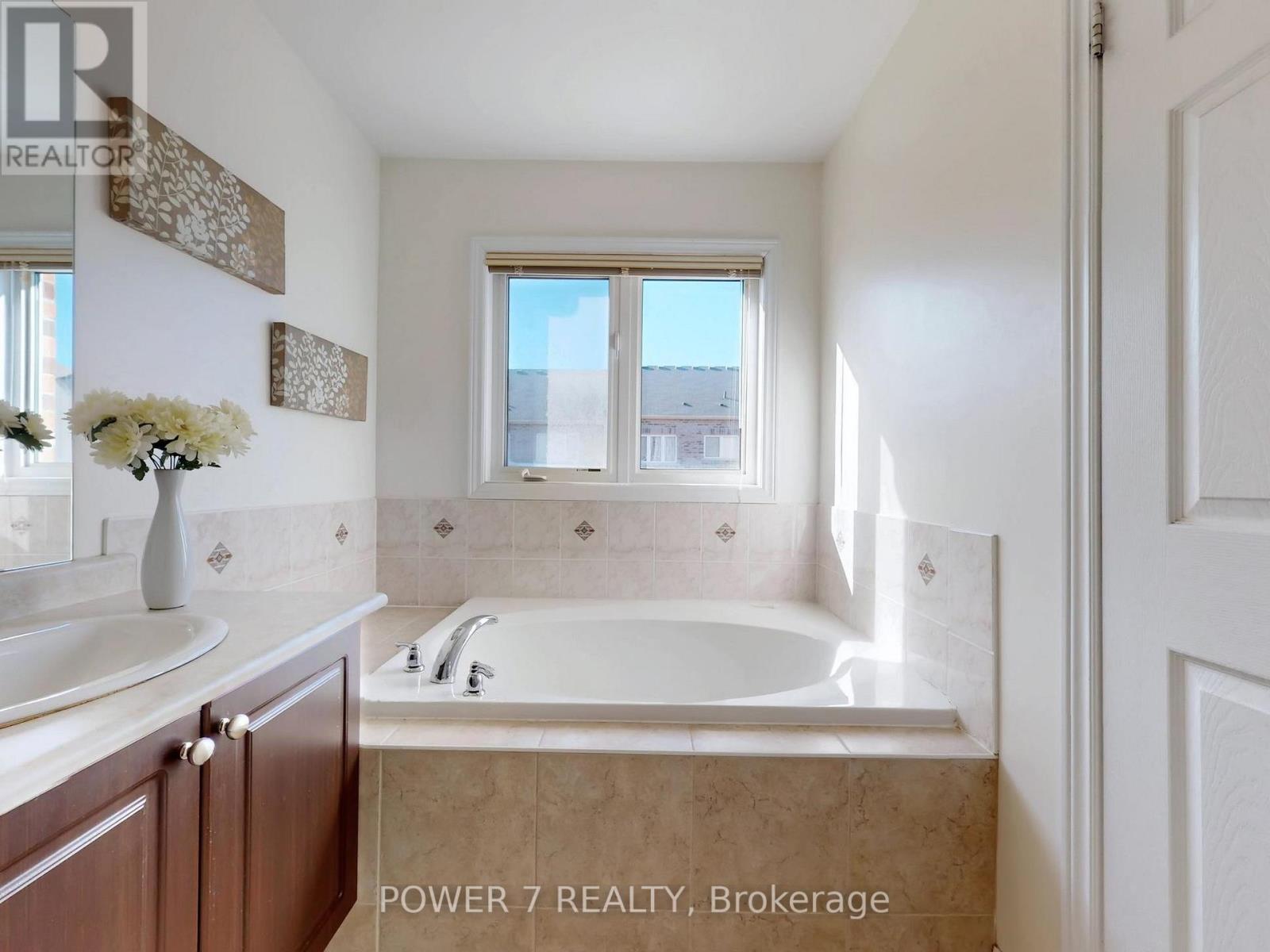 25 Black Locust Drive, Markham, Ontario  L6E 0P8 - Photo 25 - N12941534