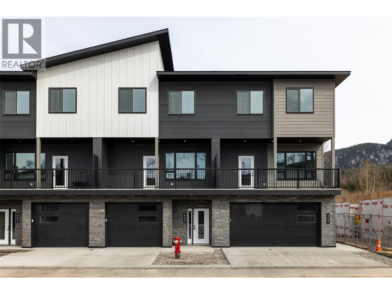 800 Riverside Way Unit# 404, Fernie, British Columbia V0B 1M7 - Photo 4 - 10349200