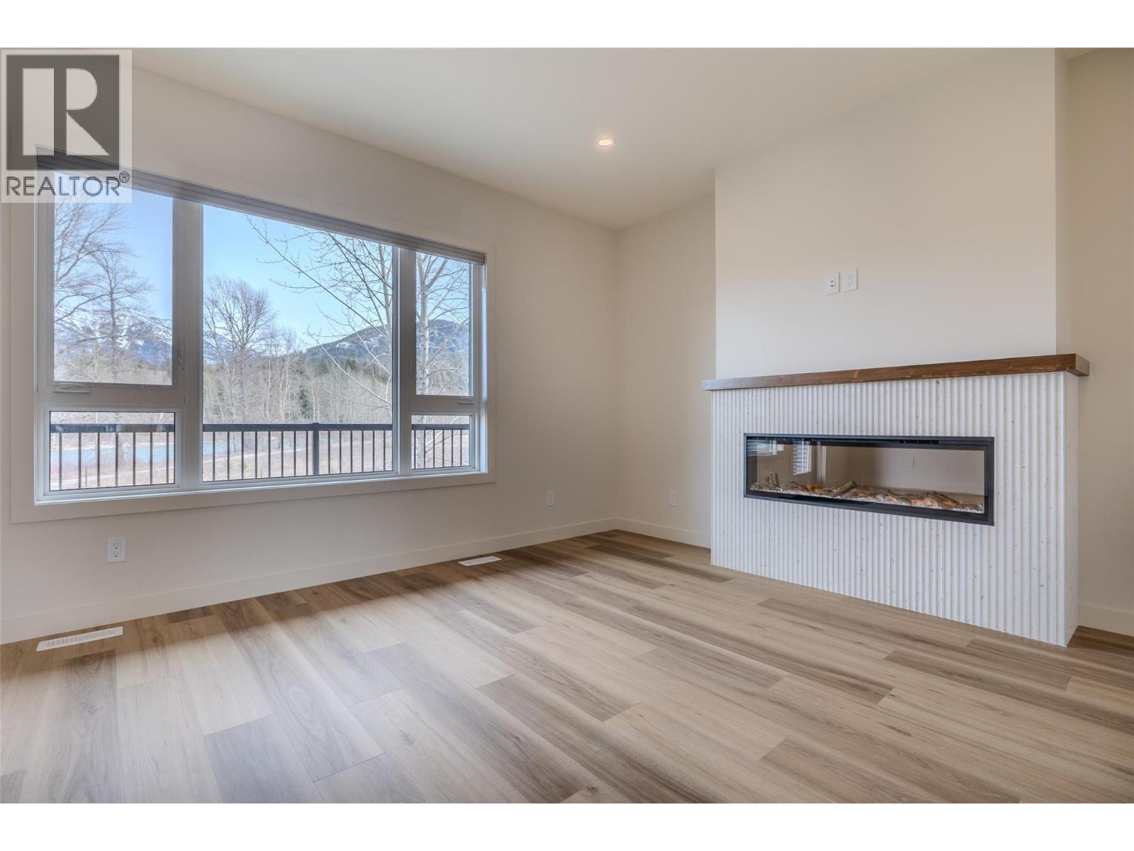 800 Riverside Way Unit# 404, Fernie, British Columbia V0B 1M7 - Photo 9 - 10349200