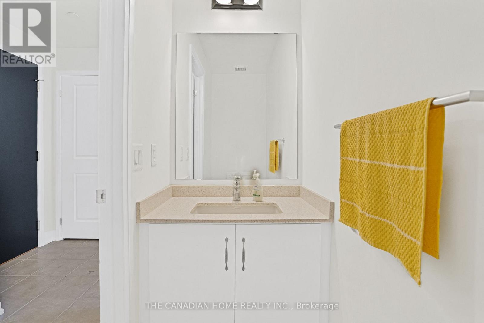 328 - 85 Attmar Drive, Brampton, Ontario  L6P 0Y6 - Photo 2 - W12941520