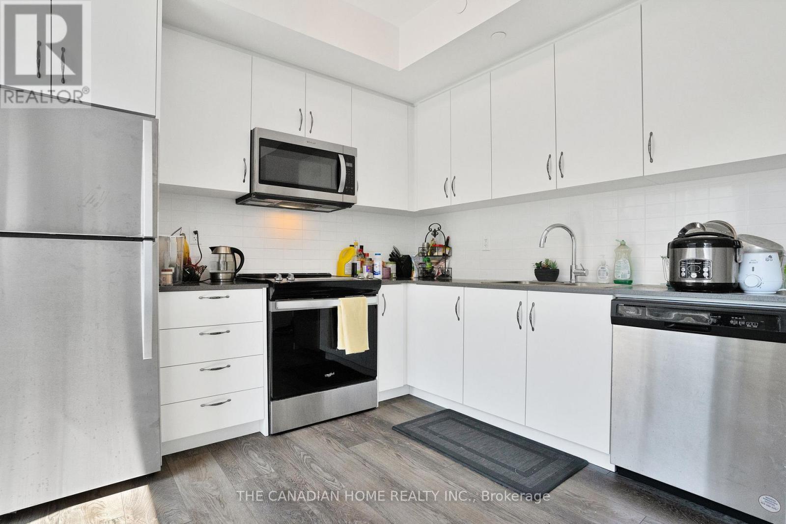 328 - 85 Attmar Drive, Brampton, Ontario  L6P 0Y6 - Photo 8 - W12941520