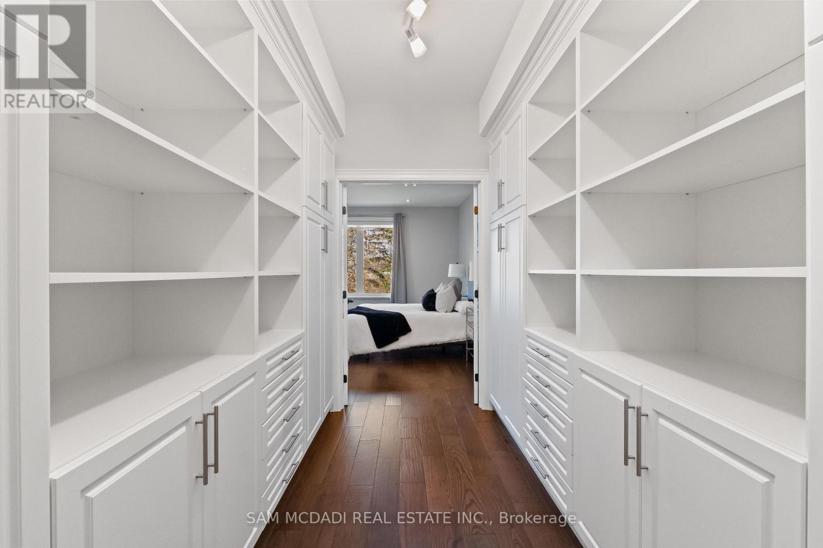 1487 Myron Drive, Mississauga, Ontario  L5E 2N5 - Photo 17 - W12941544