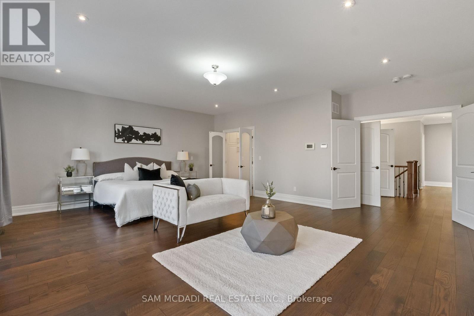 1487 Myron Drive, Mississauga, Ontario  L5E 2N5 - Photo 20 - W12941544