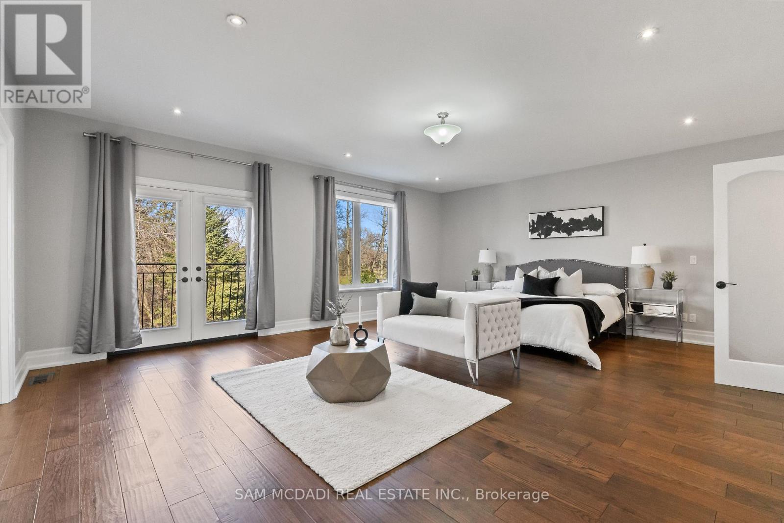 1487 Myron Drive, Mississauga, Ontario  L5E 2N5 - Photo 21 - W12941544