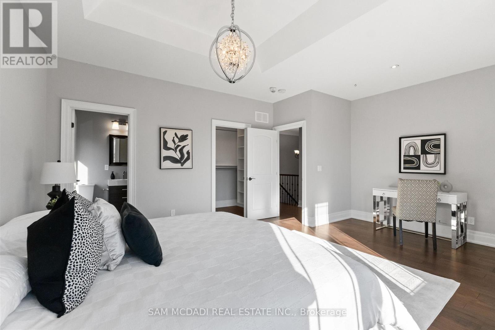 1487 Myron Drive, Mississauga, Ontario  L5E 2N5 - Photo 28 - W12941544