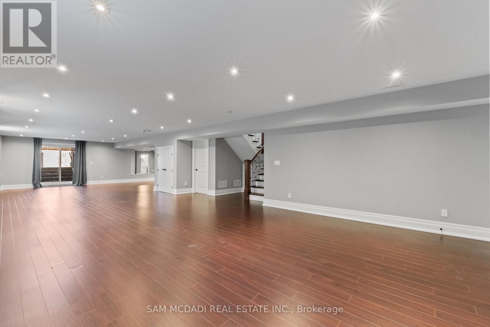 1487 Myron Drive, Mississauga, Ontario  L5E 2N5 - Photo 30 - W12941544