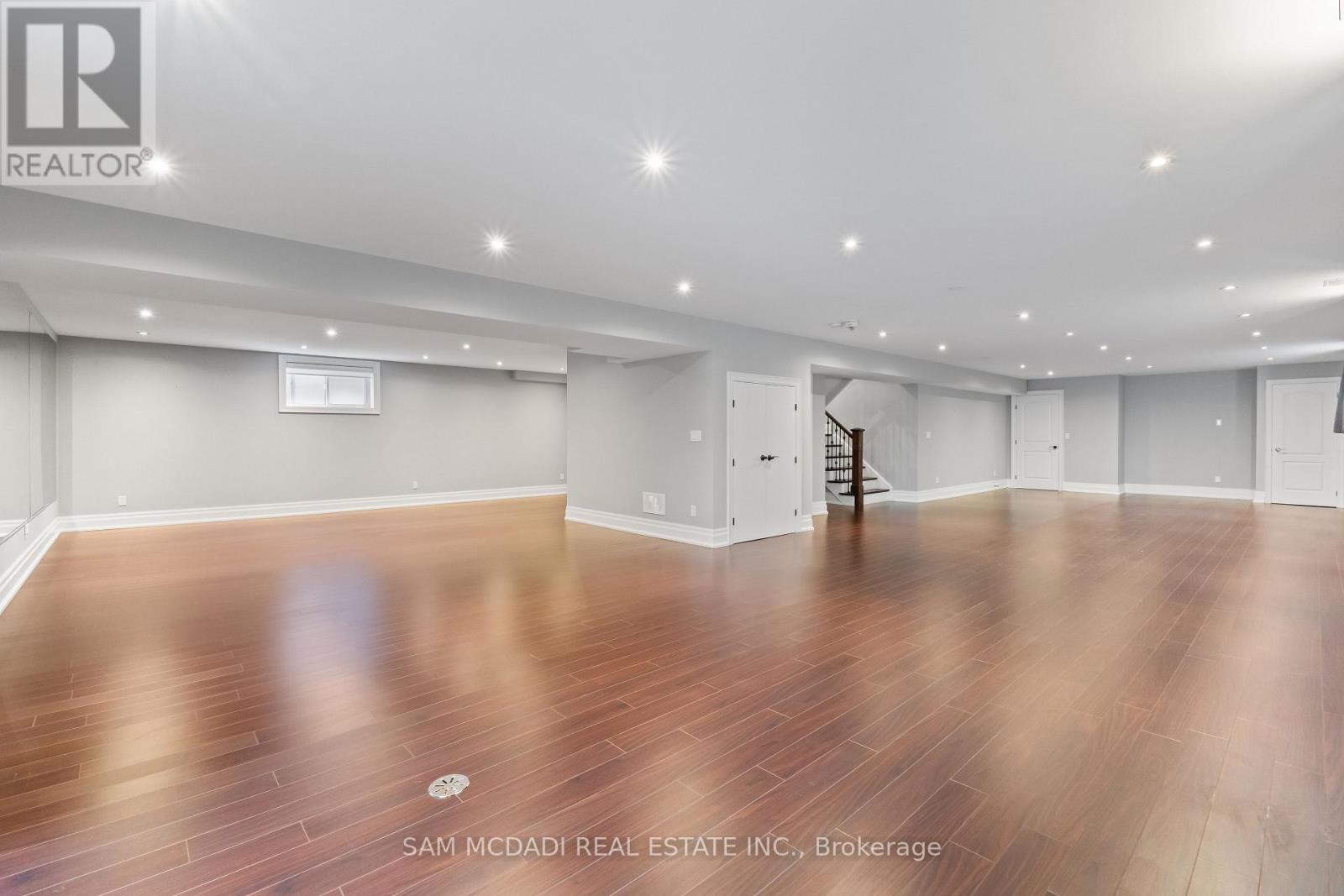 1487 Myron Drive, Mississauga, Ontario  L5E 2N5 - Photo 32 - W12941544