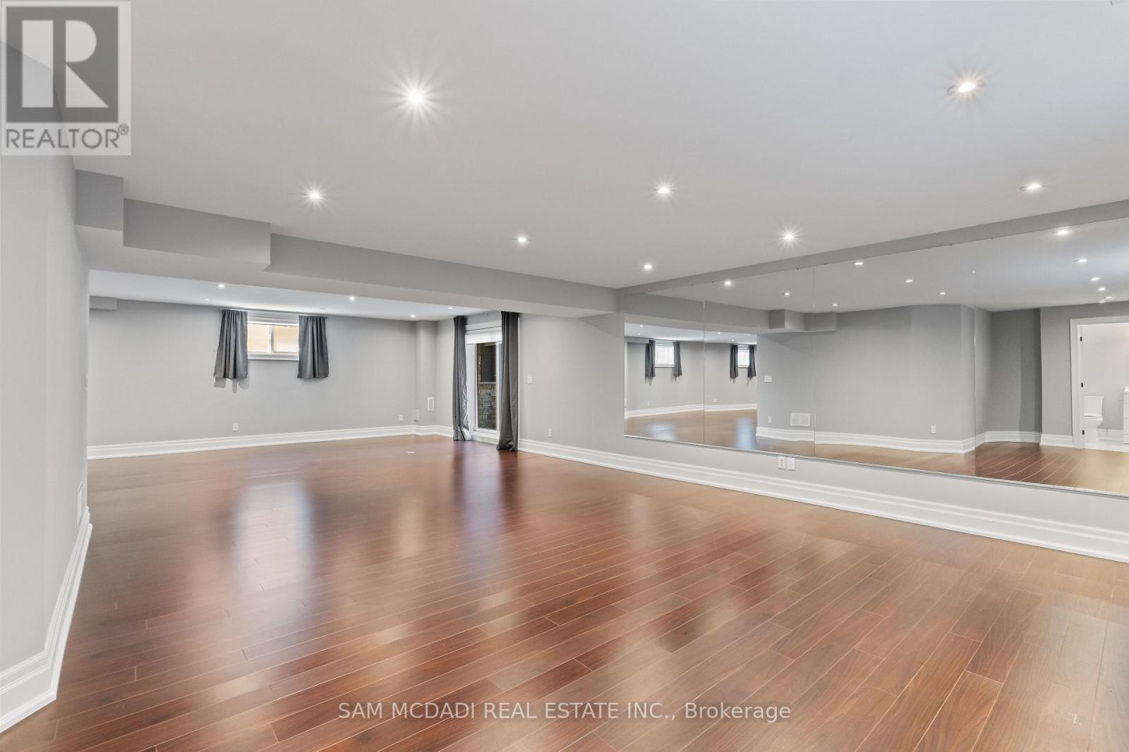 1487 Myron Drive, Mississauga, Ontario  L5E 2N5 - Photo 33 - W12941544