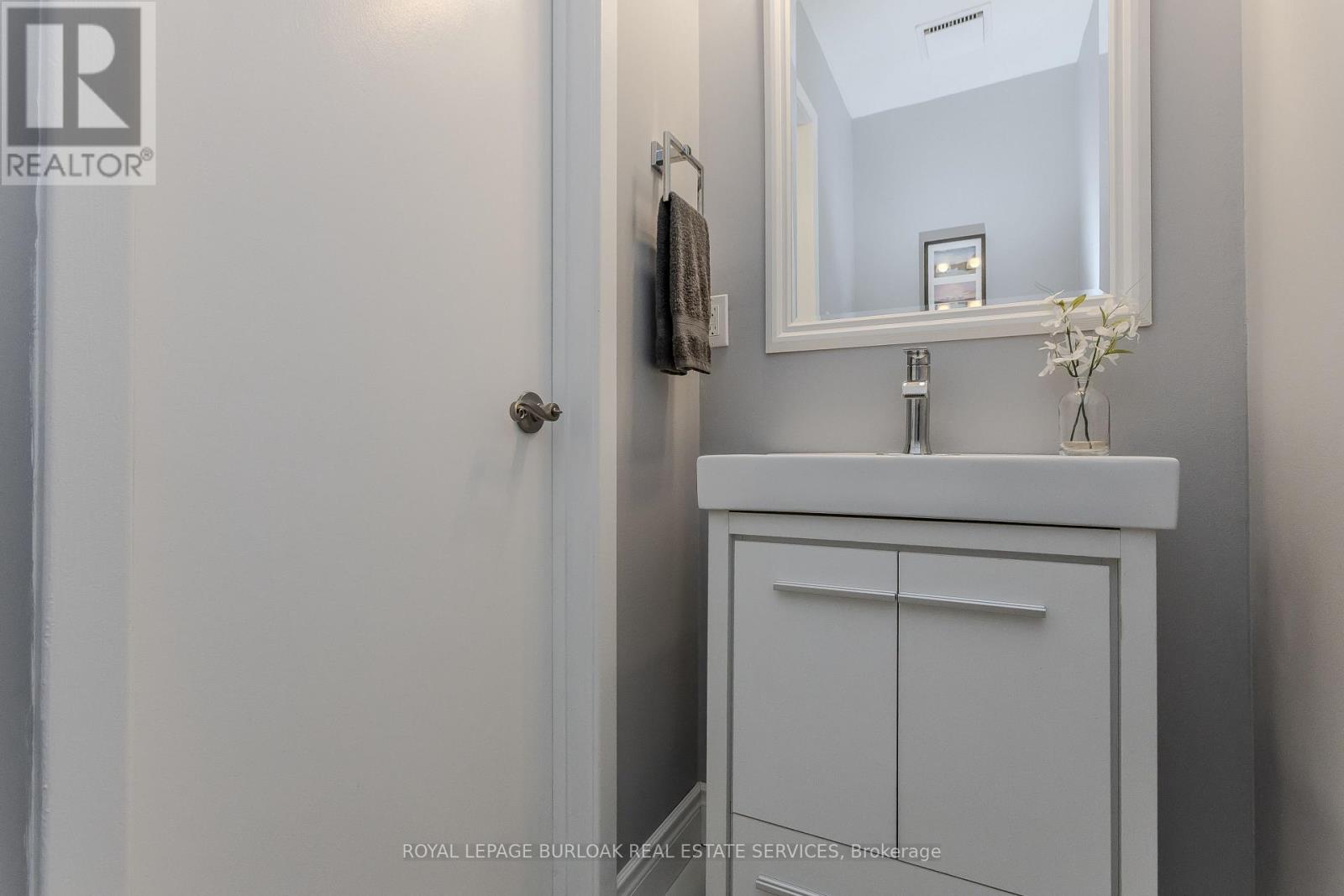 53 - 660 Oxford Road, Burlington, Ontario  L7N 3M1 - Photo 11 - W12940396